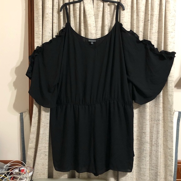 Bold Elements Woman Black Cold Shoulder Romper - 5X - Picture 2 of 13